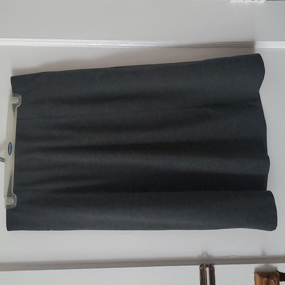 Dana Buchman charcoal gray midi length skirt - Picture 4 of 11